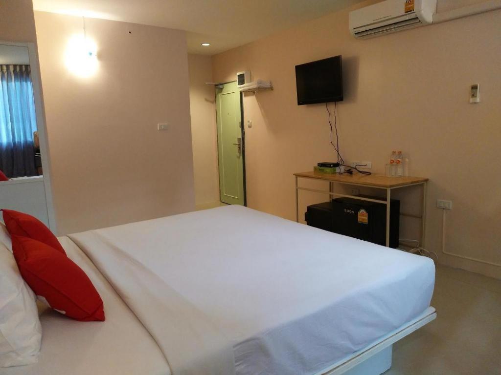 Bird Room Hotel - Pratunam Bangkok Buitenkant foto